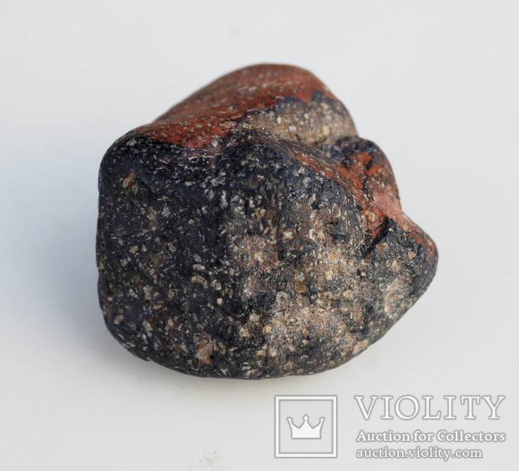 Необычный магнитный камень с корой плавления, фото №5