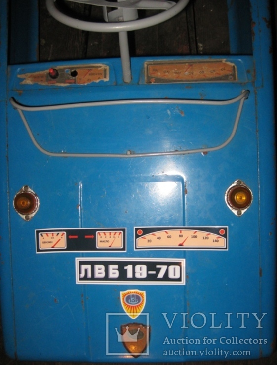 Наклейки на детскую педальную машинку Москвич, фото №4