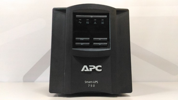 ИБП (UPS) линейно-интерактивный APC Smart-UPS 750VA LCD (SMT750I), фото №4