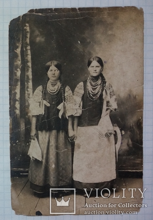 Фото дівчат в національному одязі, до 1917-го року, фото №3