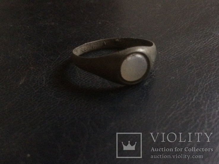 Кольцо-перстень с белой круглой вставкой, фото №4