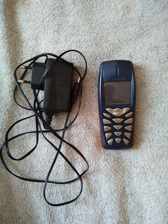 Телефон Нокиа 3510i с зарядным, фото №2