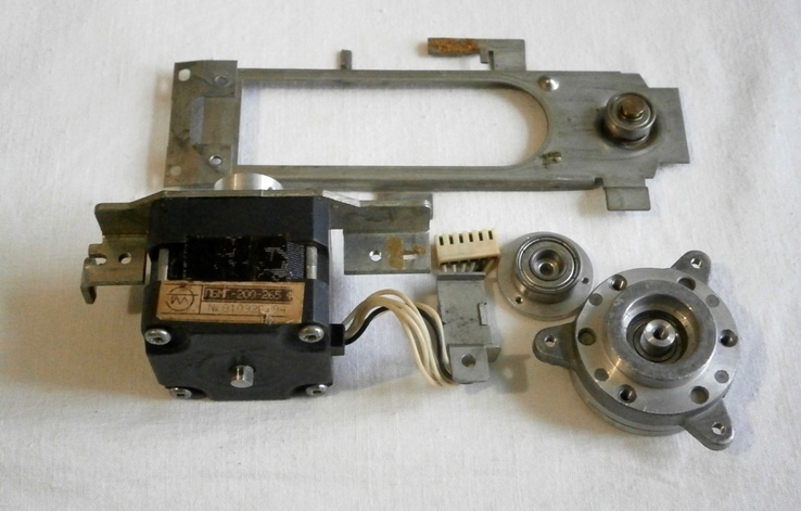 Шаговый двигатель ПБМГ-200-265 подшипники детали, numer zdjęcia 5