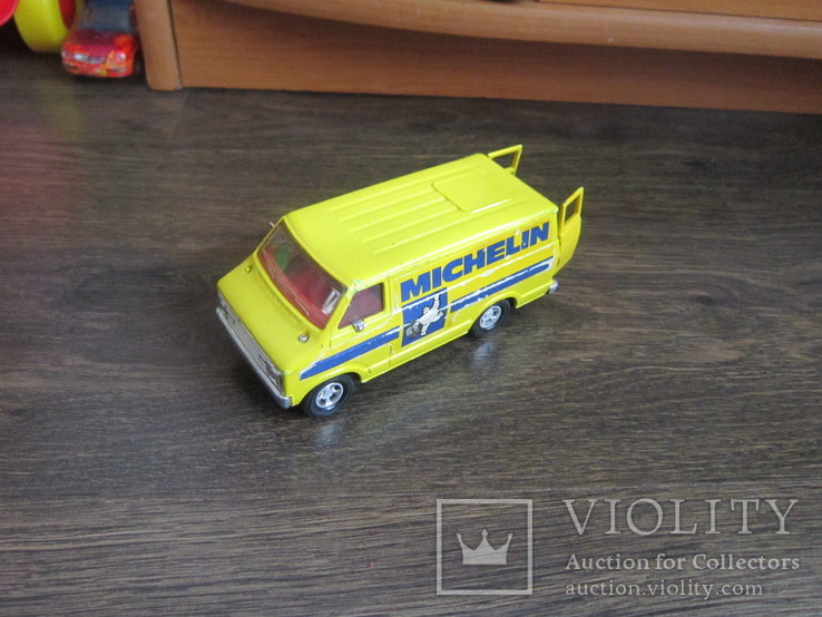 Dodge van matchbox, фото №7