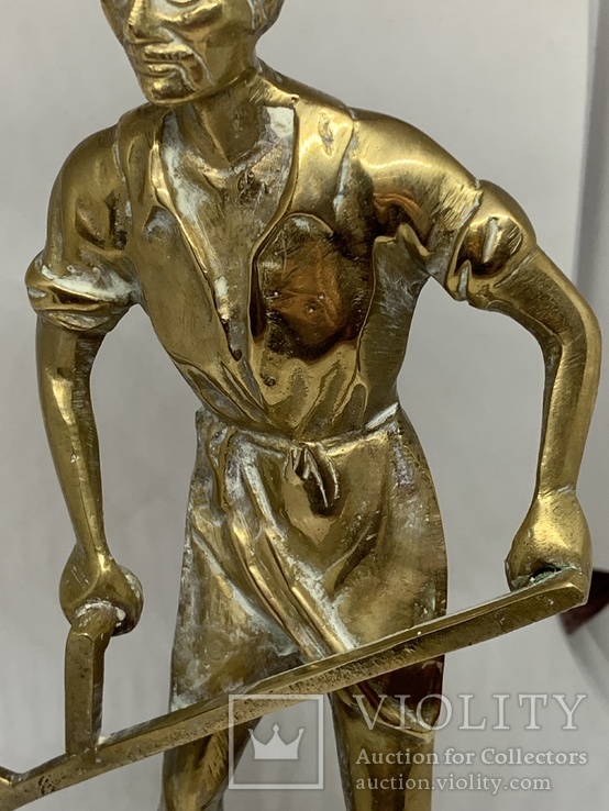 Винтажная бронзовая статуэтка " Фермер с косой  " 20 см с Англии, фото №4