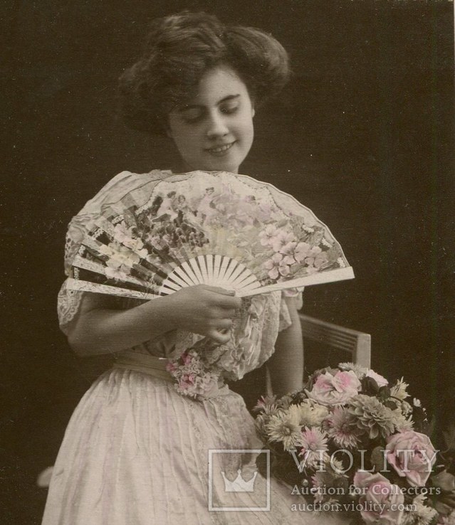 Франция. 1908. Девушка с веером