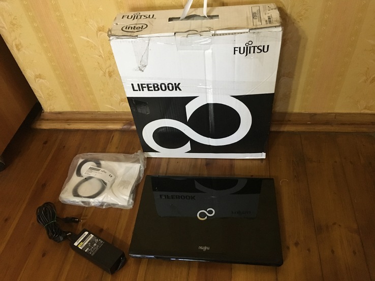 Fujitsu ah532 i3-2330/4gb/500gb/Intel HD3000+GeForce 620 1GB/3,5 godziny/ made in Germany, numer zdjęcia 2