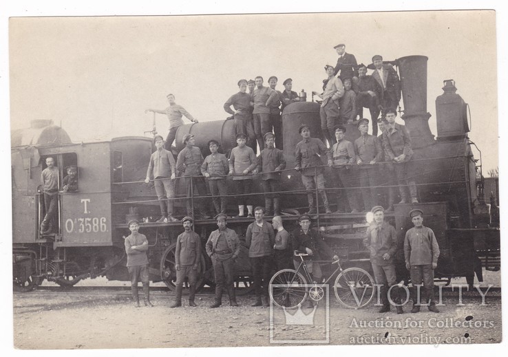 Летчики по пути в Ташкент.1918 г.