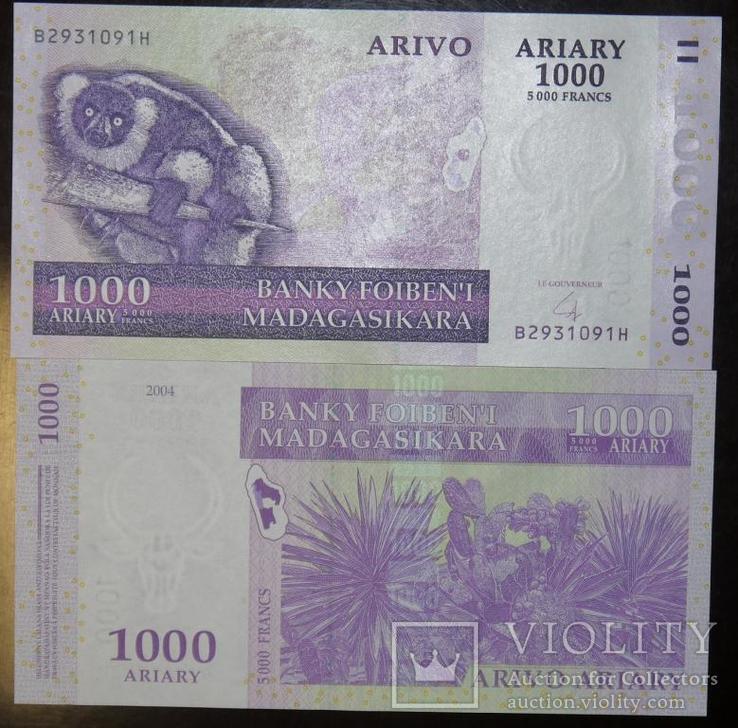 Мадагаскар 1000 2004 UNC