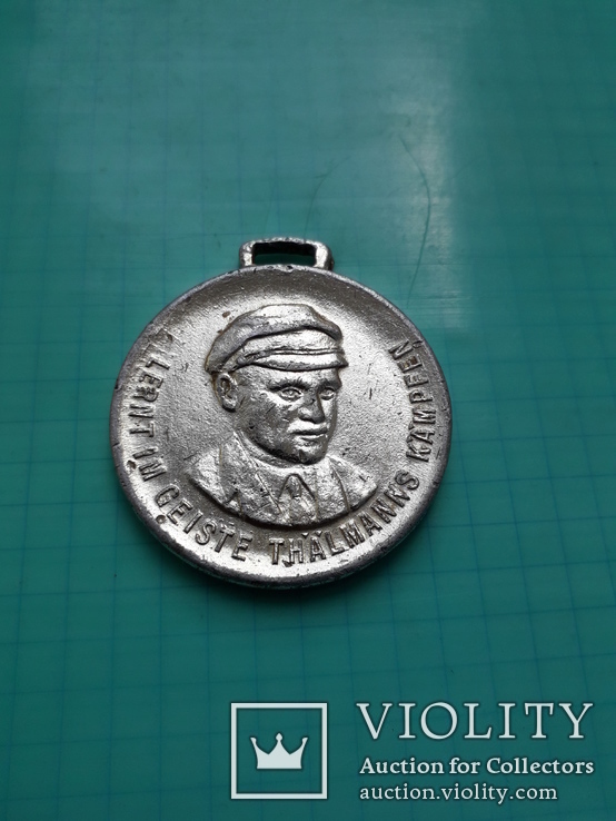 Медаль ГДР «Учись в духе борьбы Тельмана», фото №3