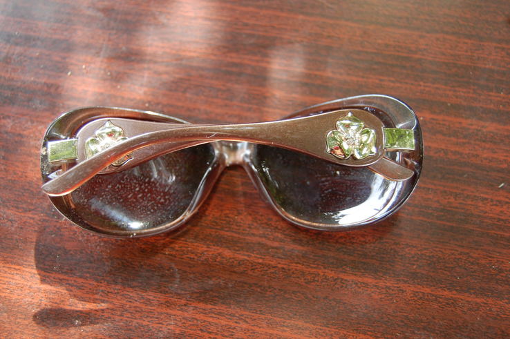 Солнцезащитные очки для модницы, фото №7