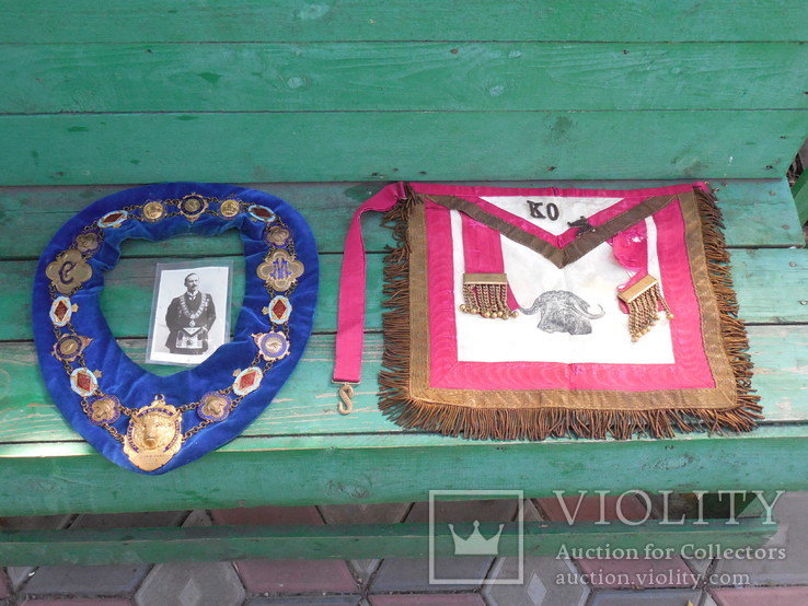 Масонский фартук, шейная лента и фотография ложа буйвола
