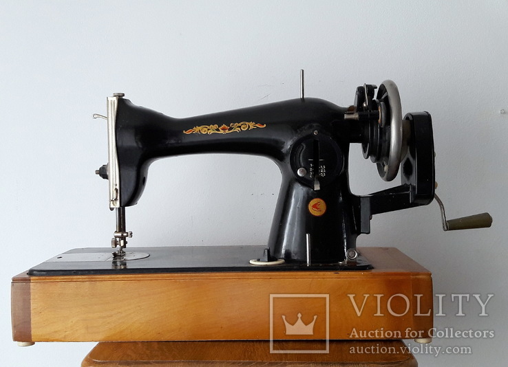 Швейна машинка з ручним приводом, фото №2