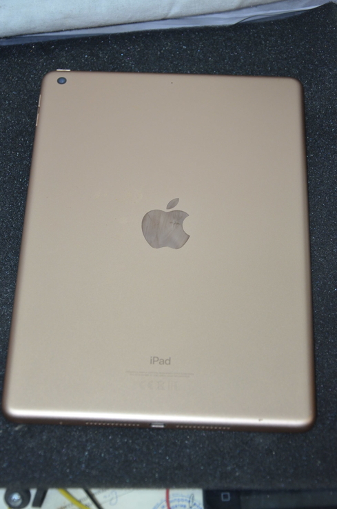 Планшет APPLE A1893 iPad Wi-Fi 32GB - Gold (MRJN2RK/A), фото №6