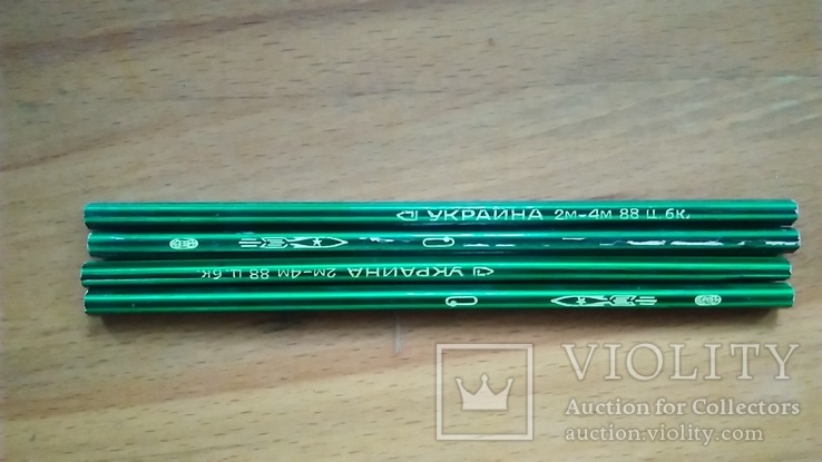 Зелёные карандаши ракета