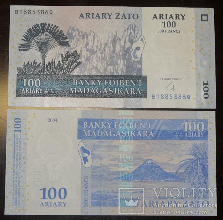 Мадагаскар 100 2004 UNC