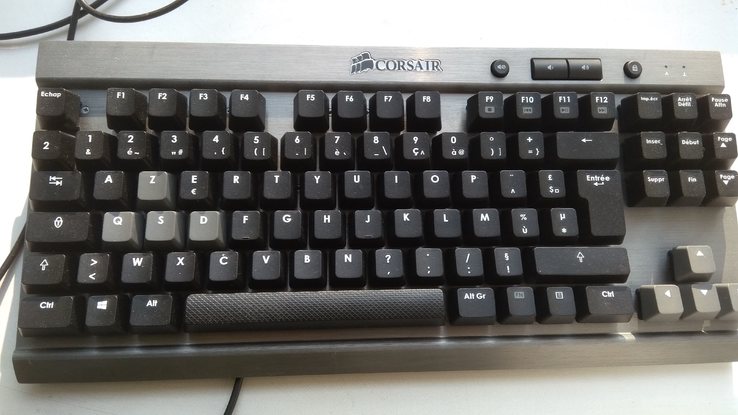 Клавиатура игровая Corsair Vengeance K65 Compact Mechanical USB FR, фото №2