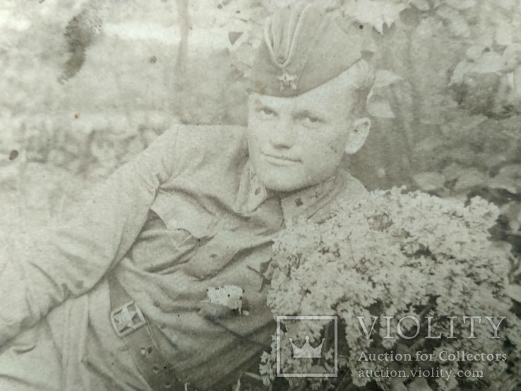 Фото военного с букетом. Либава 1940г, фото №3