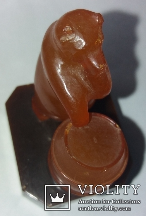  медведь с бочкой мёда (4х5.5см) янтарь 1960-70 г., фото №6