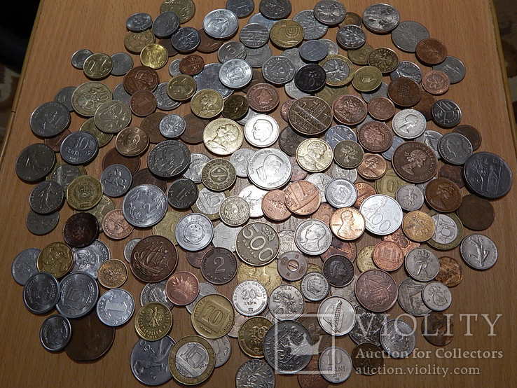 Монеты разных стран мира из разных континентов 186 шт.