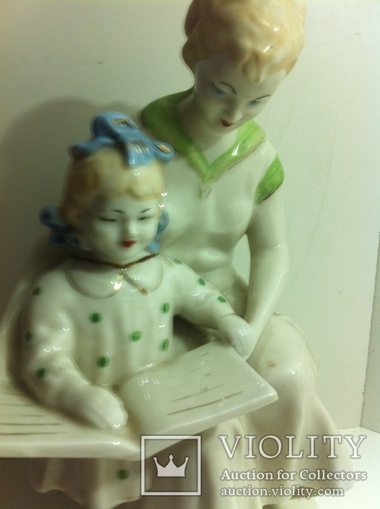 Статуэтка Чтение Мама с ребенком, фото №3