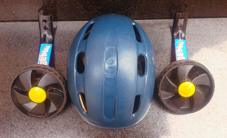 Шлем + боковые колеса, photo number 3