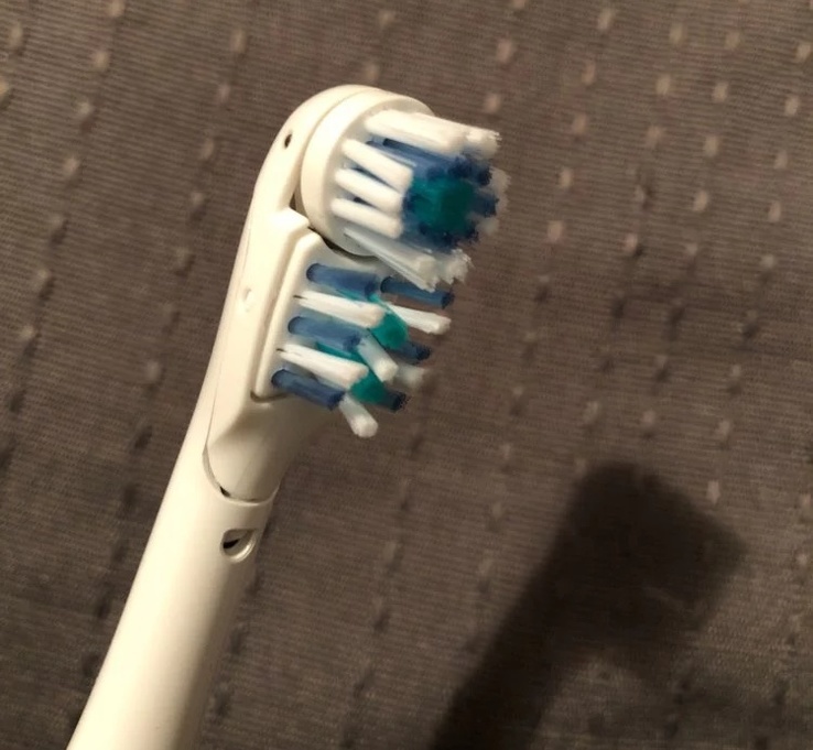 Новая Электрическая зубная щетка Oral-B, фото №6