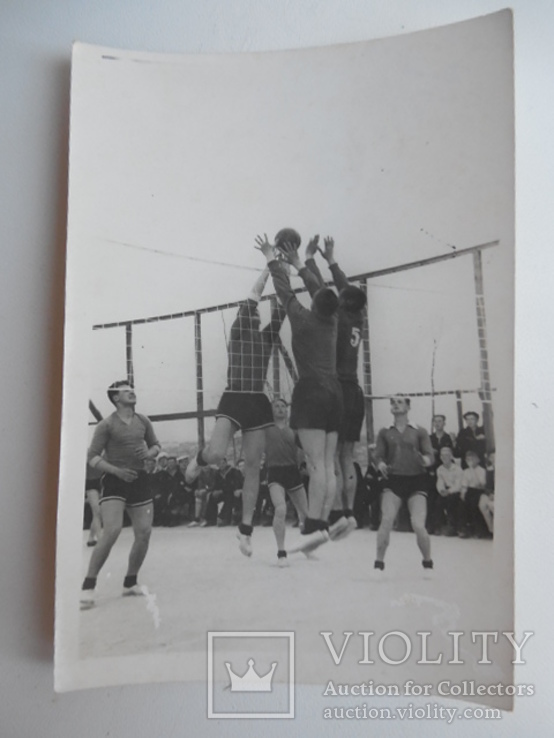 Старое фото Крым Севастополь игра в волейбол 1951 год 125/85мм