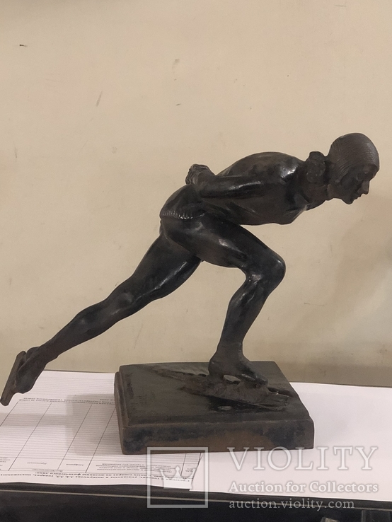 Скульптура конькобежка Янсон-Манизер, фото №2