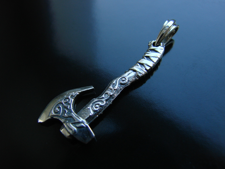 Zawieszenie amulet w kształcie topora bojowego wikingów (słowian, celtów)., numer zdjęcia 8