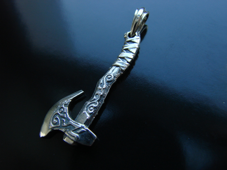 Zawieszenie amulet w kształcie topora bojowego wikingów (słowian, celtów)., numer zdjęcia 9