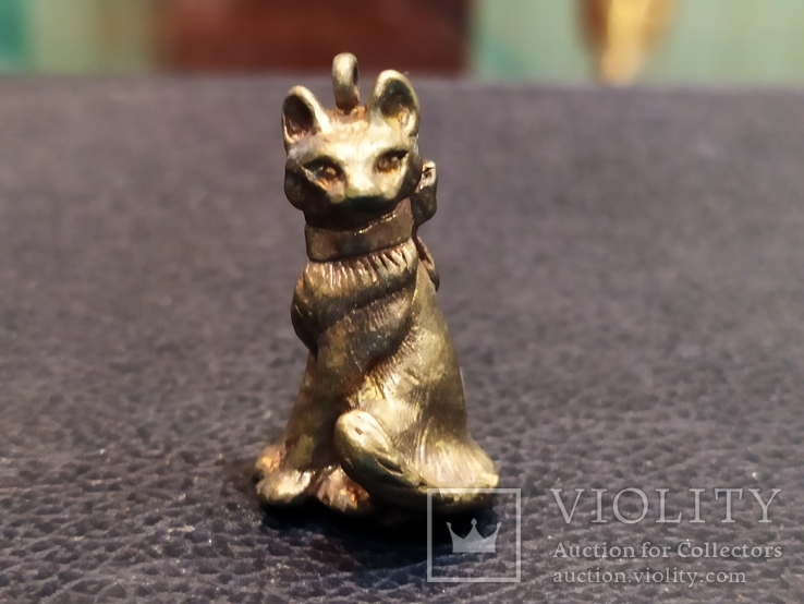 Кошка с бантом бронза брелок коллекционная миниатюра