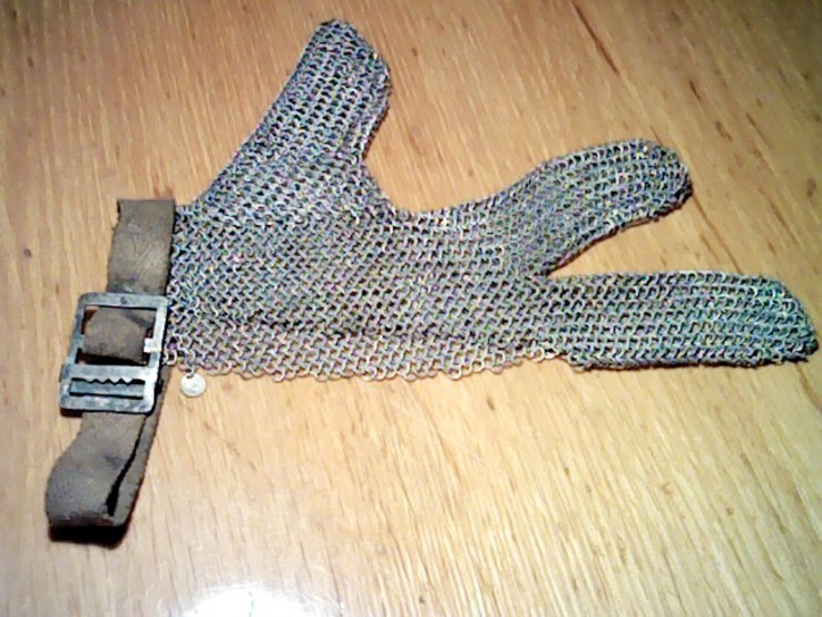 Трёхпалая кольчужная перчатка мясника 3М (обрезчика)
