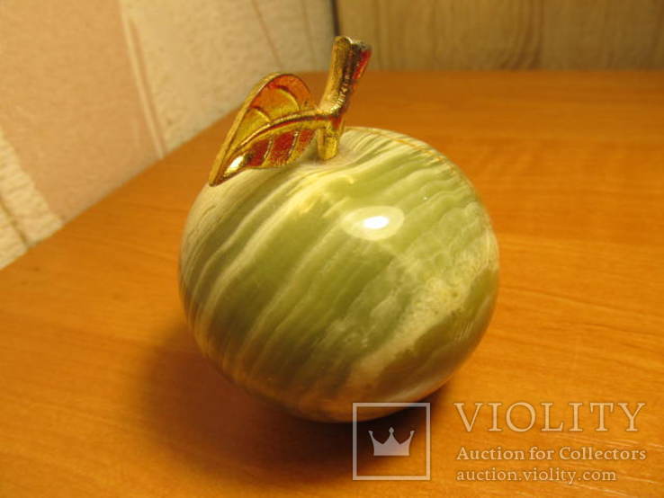Статуэтка Яблоко из оникса с золотистым листочком. (Яблочный оникс), фото №4