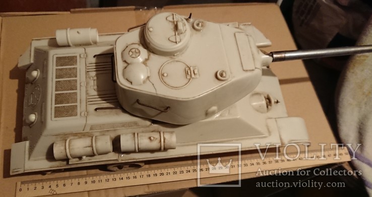 Модель танка Т-34 (на реставрацию)