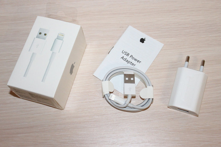 Зарядное устройство для Apple iPhone с кабелем Lightning 5V 1A (real)