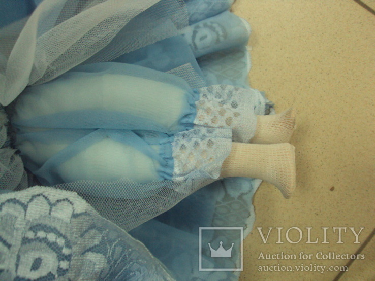 Кукла фарфоровая в голубом платье 35 см, фото №7