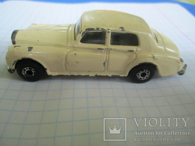 Модель 1/69 Matchbox Rolls-royce silver cloud.