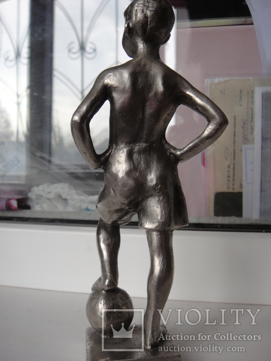 "Мальчик с мячом" скульптор Бельская В. 1962 год силумин, фото №13