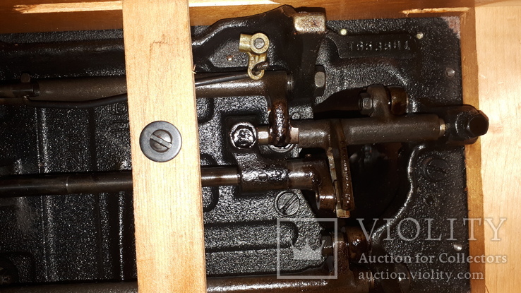 Старая швейная рабочая машина, фото №9