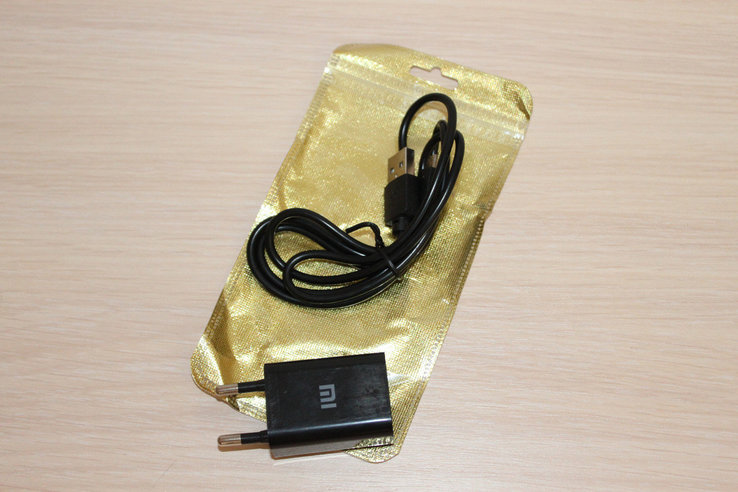 Зарядка Xiaomi USB 1A + кабель micro Usb  5V 1A  (real)