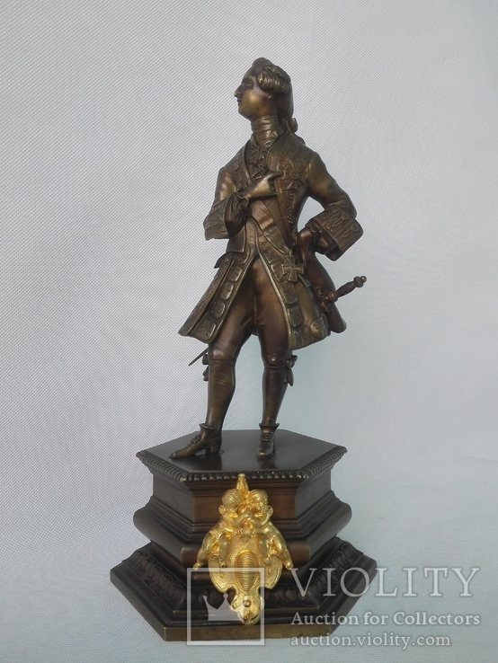 Бронзовая скульптура короля Людовика XV