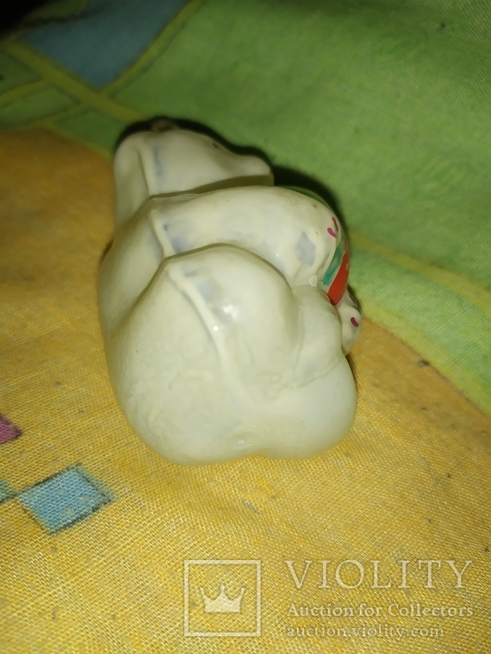 Ёлочная игрушка мишка с мячиком, фото №5