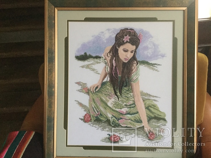 Вишита картина ‚Дівчина з трояндами‘, фото №2