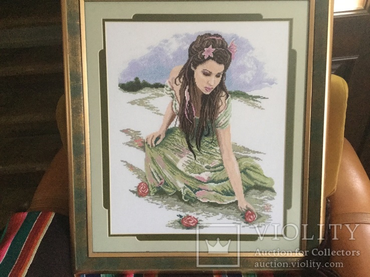 Вишита картина ‚Дівчина з трояндами‘, фото №3