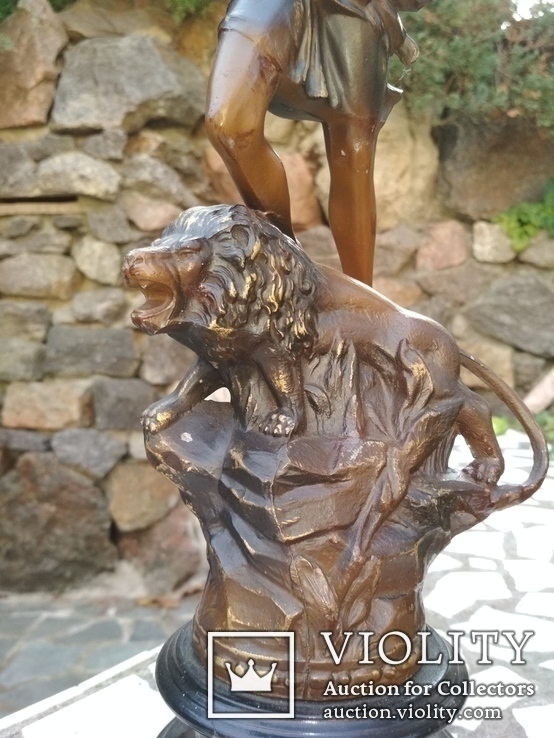 Власть скульптура женщина побеждает льва 51 см, фото №5