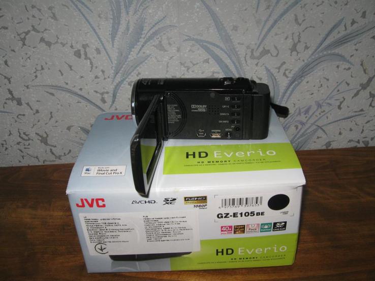 Видеокамера JVC GZ-E105BE