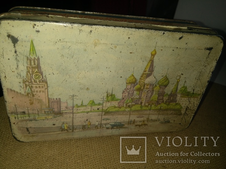 Жестяная коробка с изображением московского кремля СССР