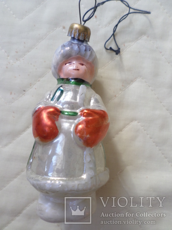 Елочная игрушка Мальчик в шубе на подвеске времен СССР., фото №2