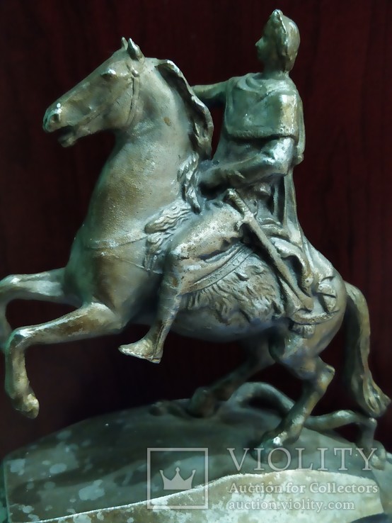 Петр Первый на коне скульптура, фото №8